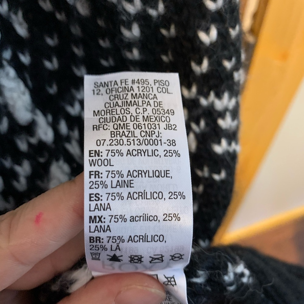 Roxy Cardigan - Picture 5 of 8